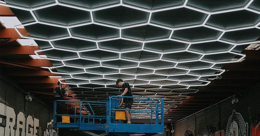 825W Hexagon Garage Light Honeycomb LED Ceiling Lighting System for Car Detailing Workshop