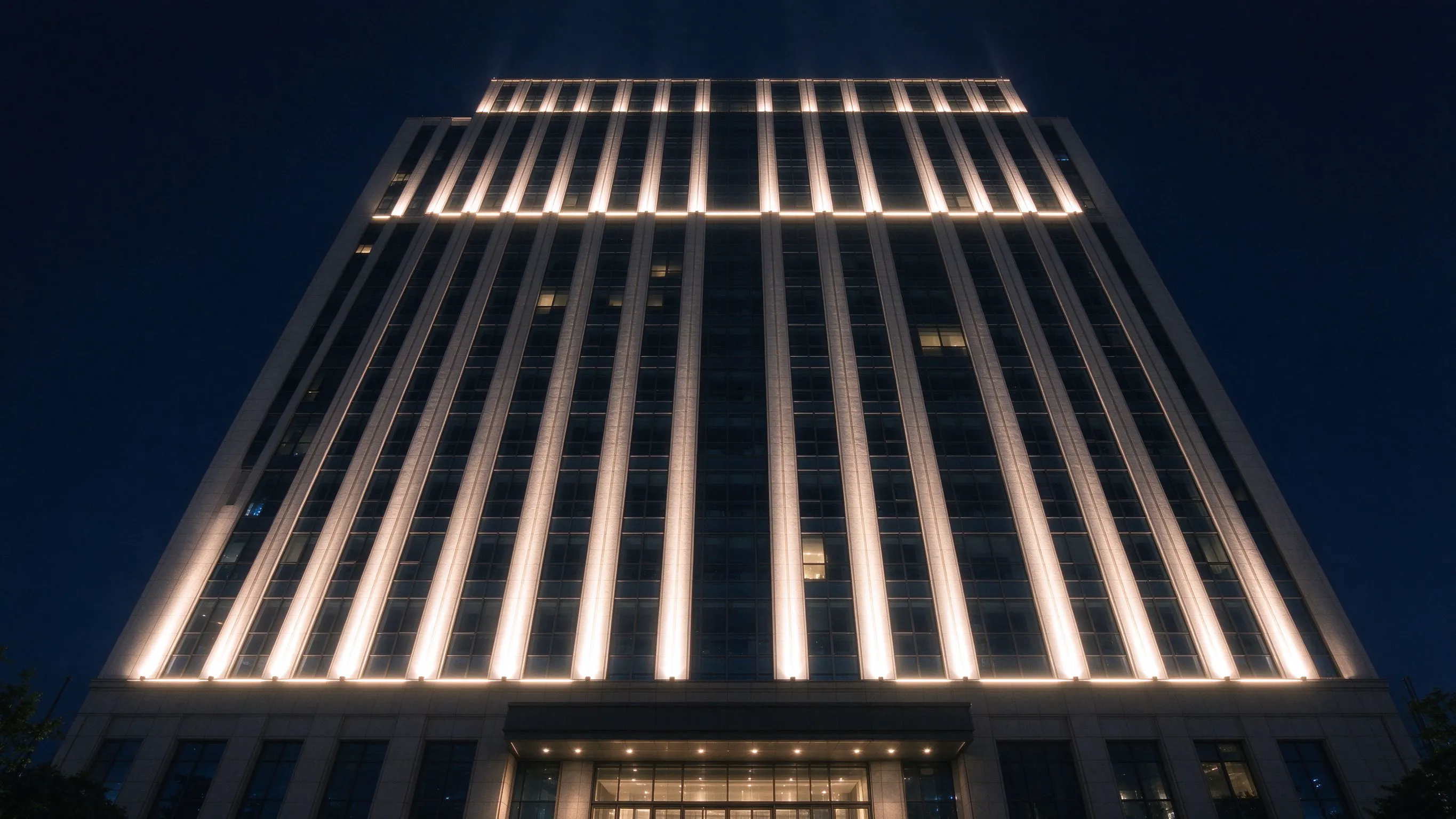 25x27 High-Power Flex Wall Washers for Tall Facades