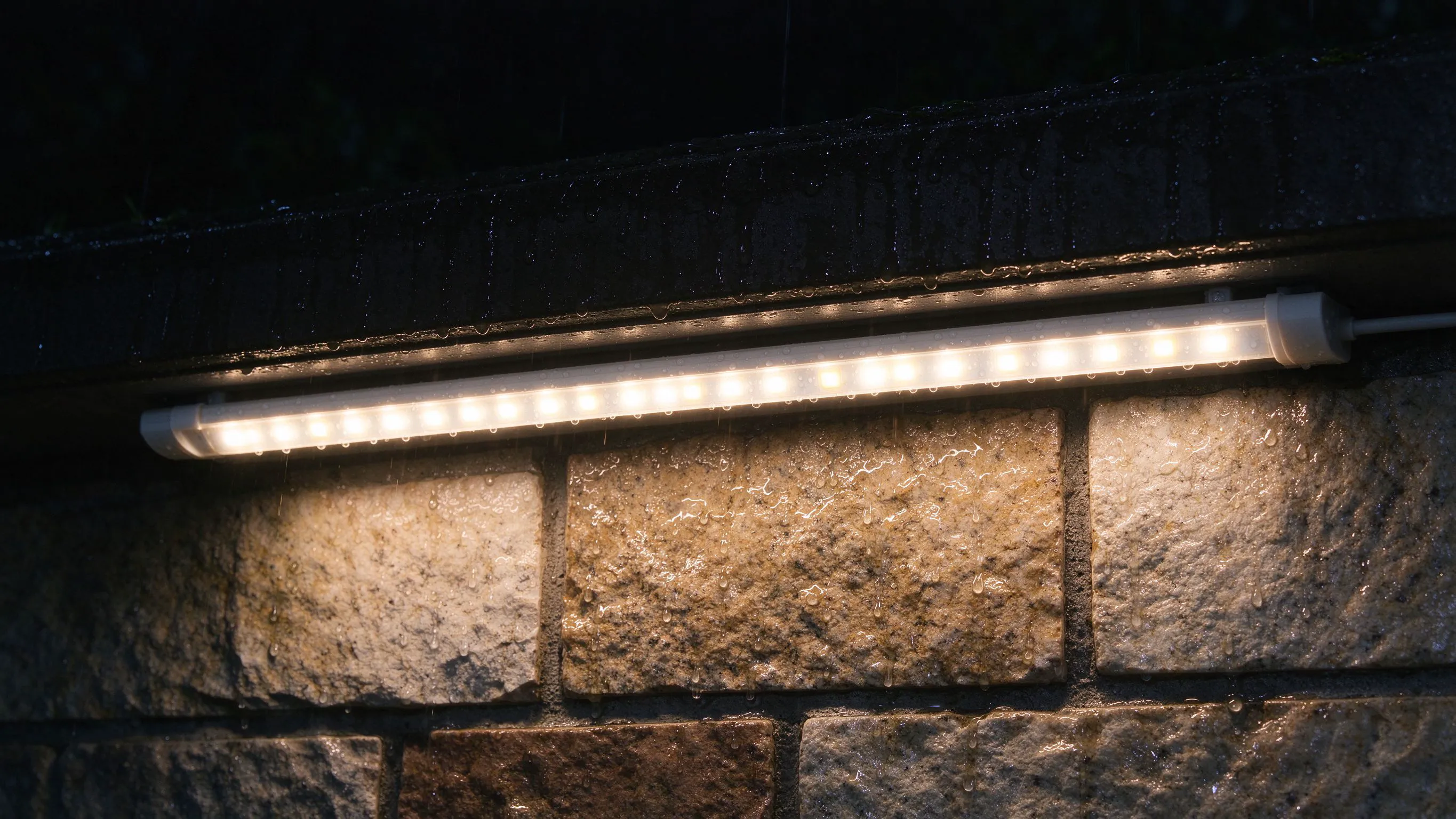 Solid Silicone-Extruded COB for Wet Coves and Outdoor Use